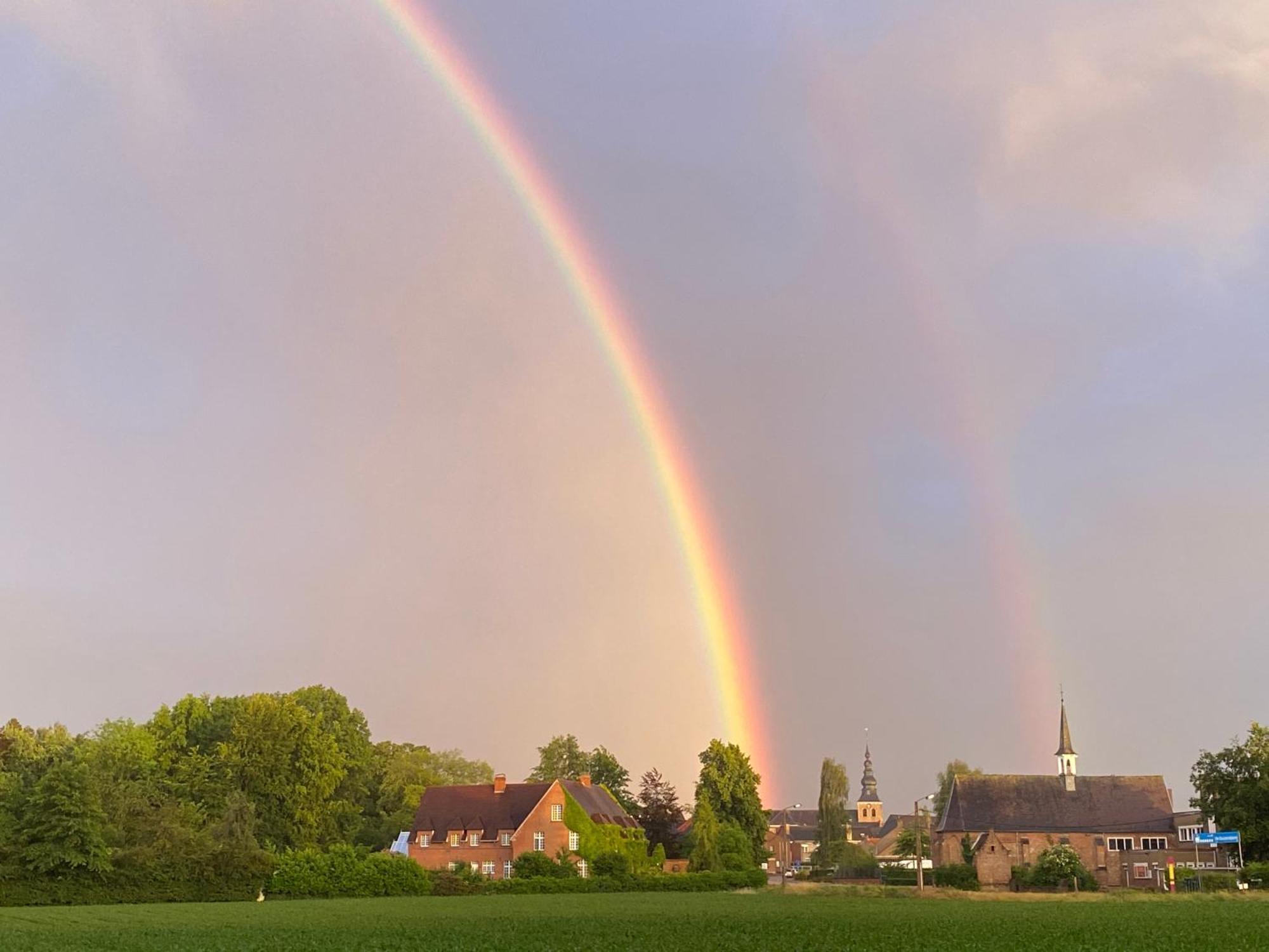 Het Bed Van Den Doktoor Meerhout Esterno foto